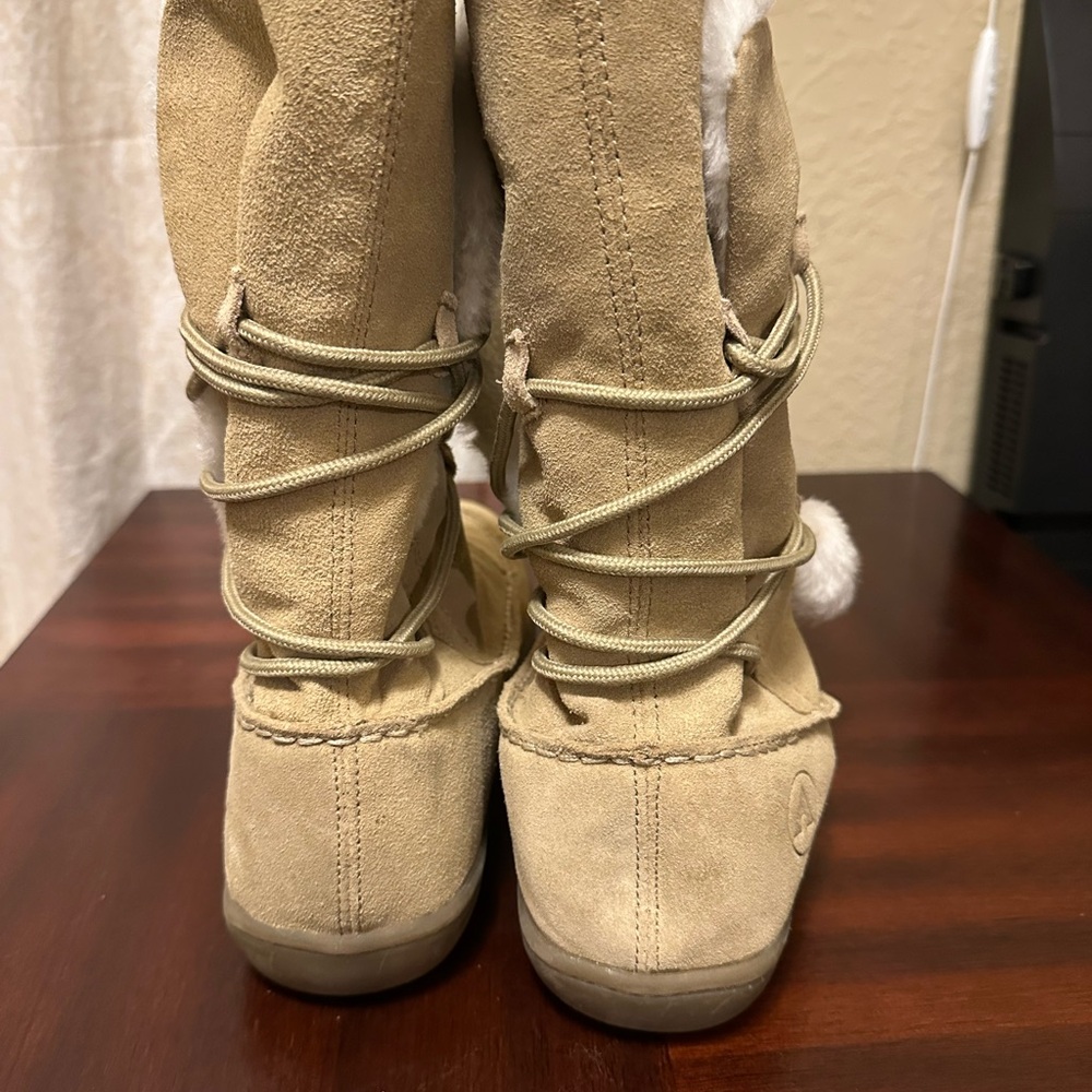 Airwalk Women's Sz 10 Tan Suede Boots with Faux Fur Lining - Picture 4 of 9